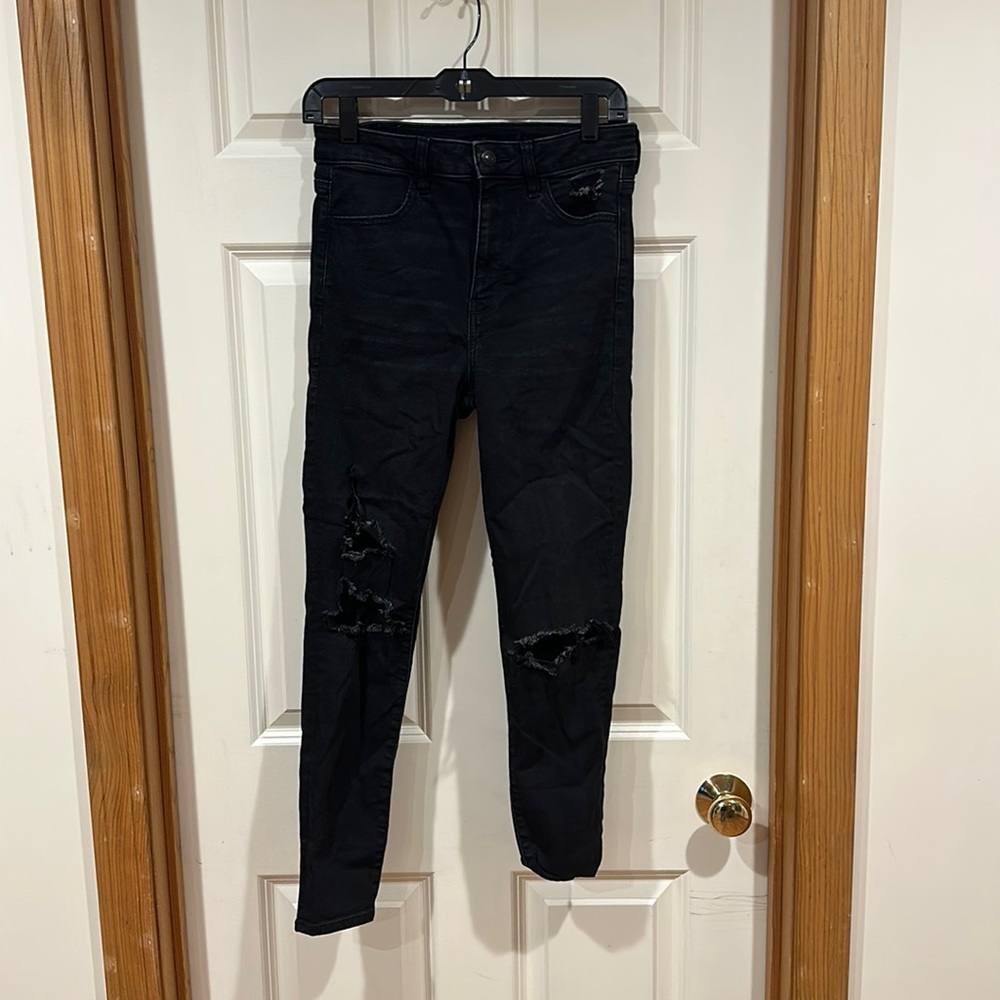 American Eagle Black Distressed Super High-Rise Jegging, Size 8 Short